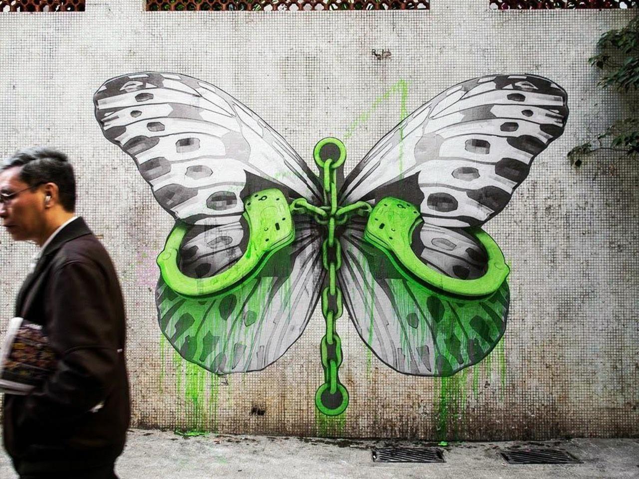 RT @paulkoch36: #Schmetterling in #Handschellen  #streetart #art #graffiti #urbanart http://t.co/MlcYd58Tqu