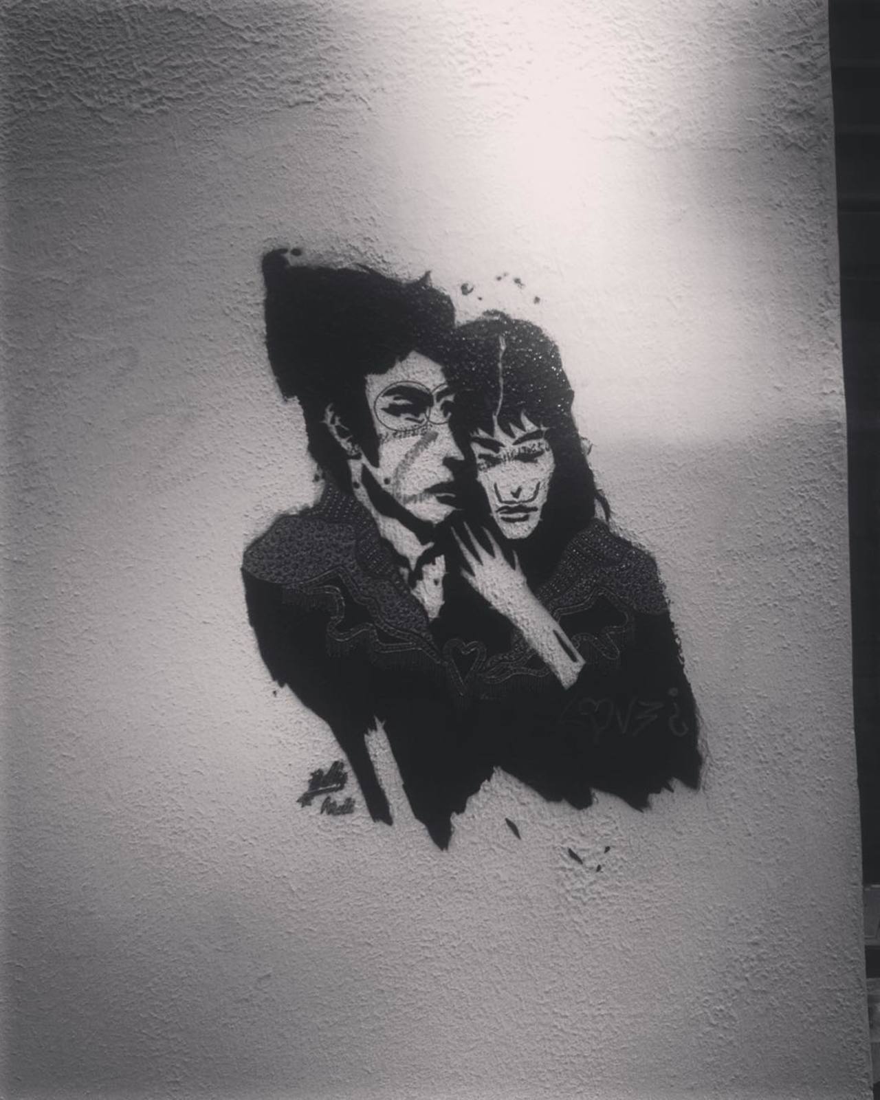 #Paris #graffiti photo by @mh2p_ http://ift.tt/1kJORCh #StreetArt https://t.co/LIuoMmcRSX