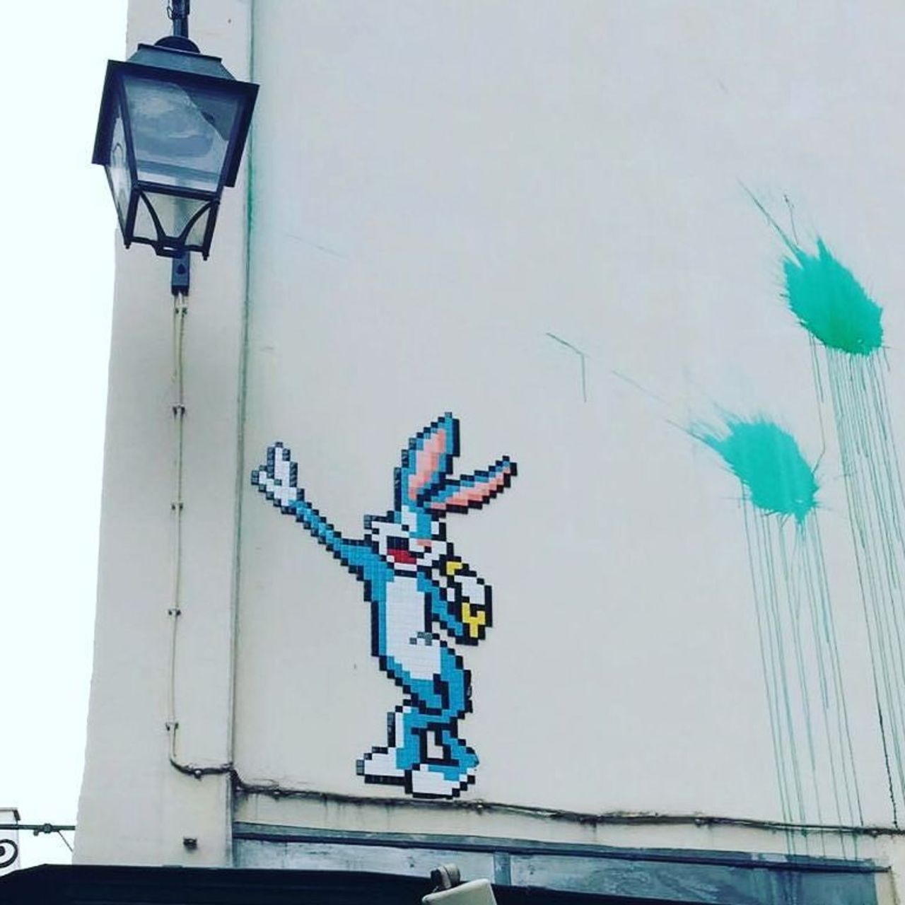 #bugsbunny in #Paris #banana #8bit #streetart  #art #graffiti #streetartparis #France #urbanart #warnerbros by babb… https://t.co/p5ZxsfNto0