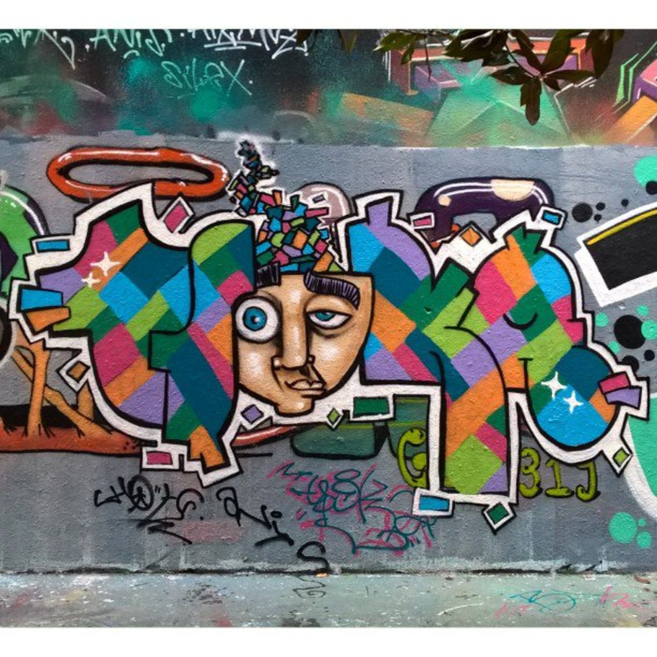 #Paris #graffiti photo by @maxdimontemarciano http://ift.tt/1GFt20k #StreetArt https://t.co/5vNJ3wqONV