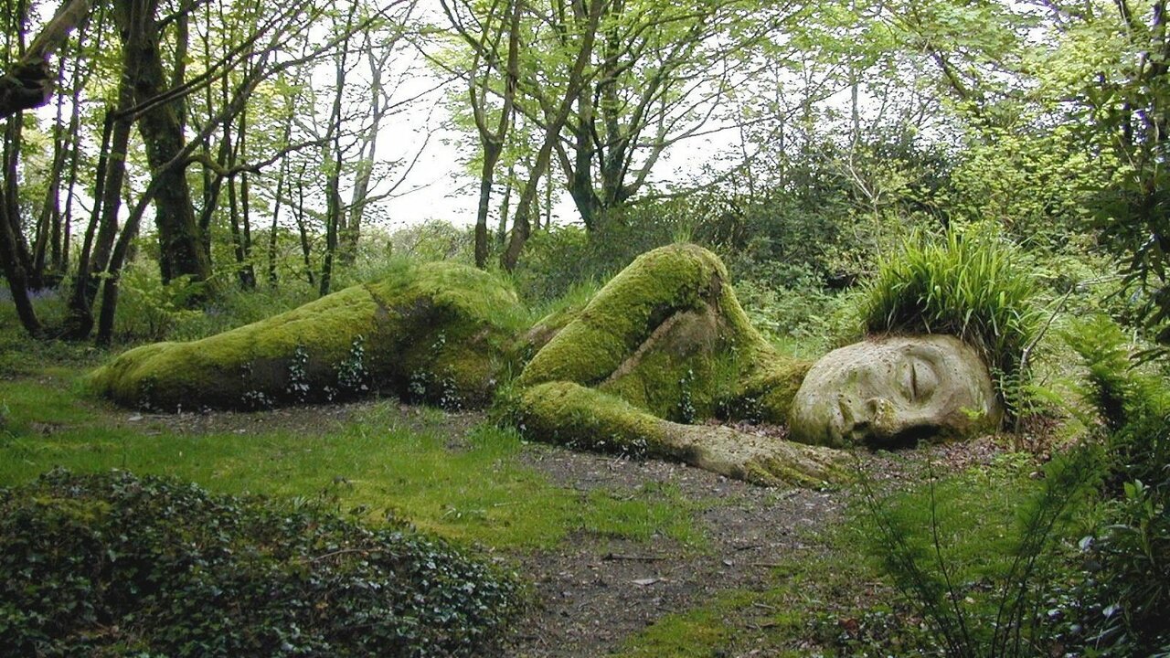 Giant Sculpture at the Lost Gardens of Heligan in the UK #streetart https://t.co/IYET3l3zaZ