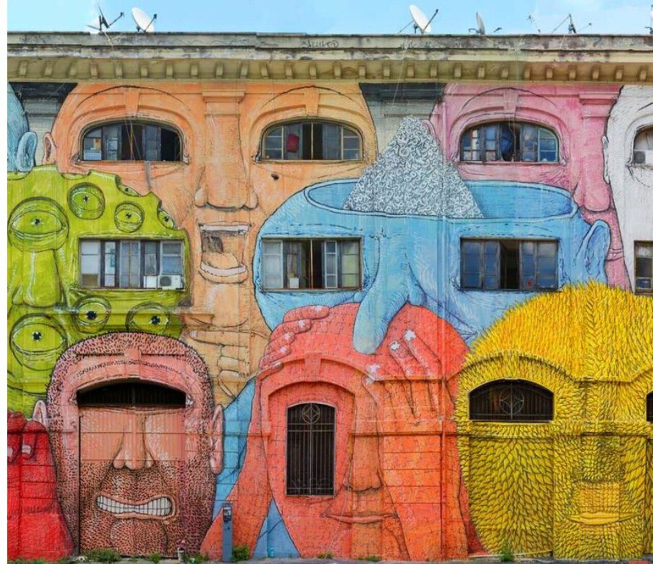 #switch #streetart by #blu turning windows into face in #rome #italy #graffiti #bedifferent #art #arte https://t.co/DoZDAFQNI0