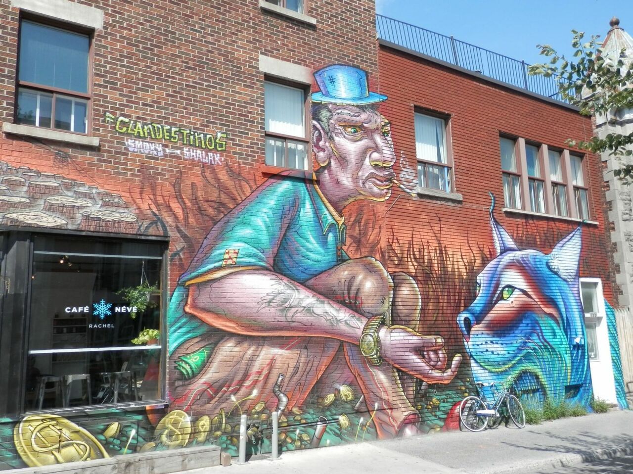 #Graffiti Large #Montreal #Streetart and fun to look at, but I'm unsure of the artist. "Clandestinos" https://t.co/wlbpGPb4Dc