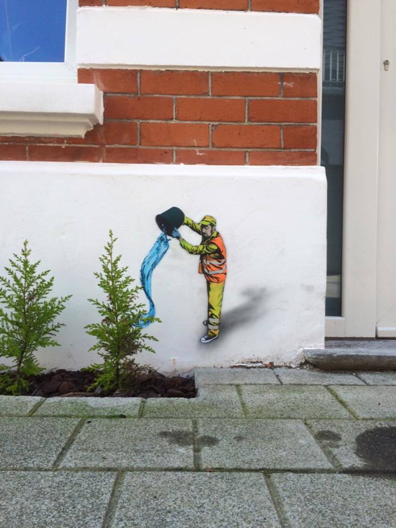 Miniature pieces by Jaune in Oostende, Belgium http://ow.ly/10mhkb #Art #StreetArt #Graffiti #Water #Plants https://t.co/nlT6UJyi9D