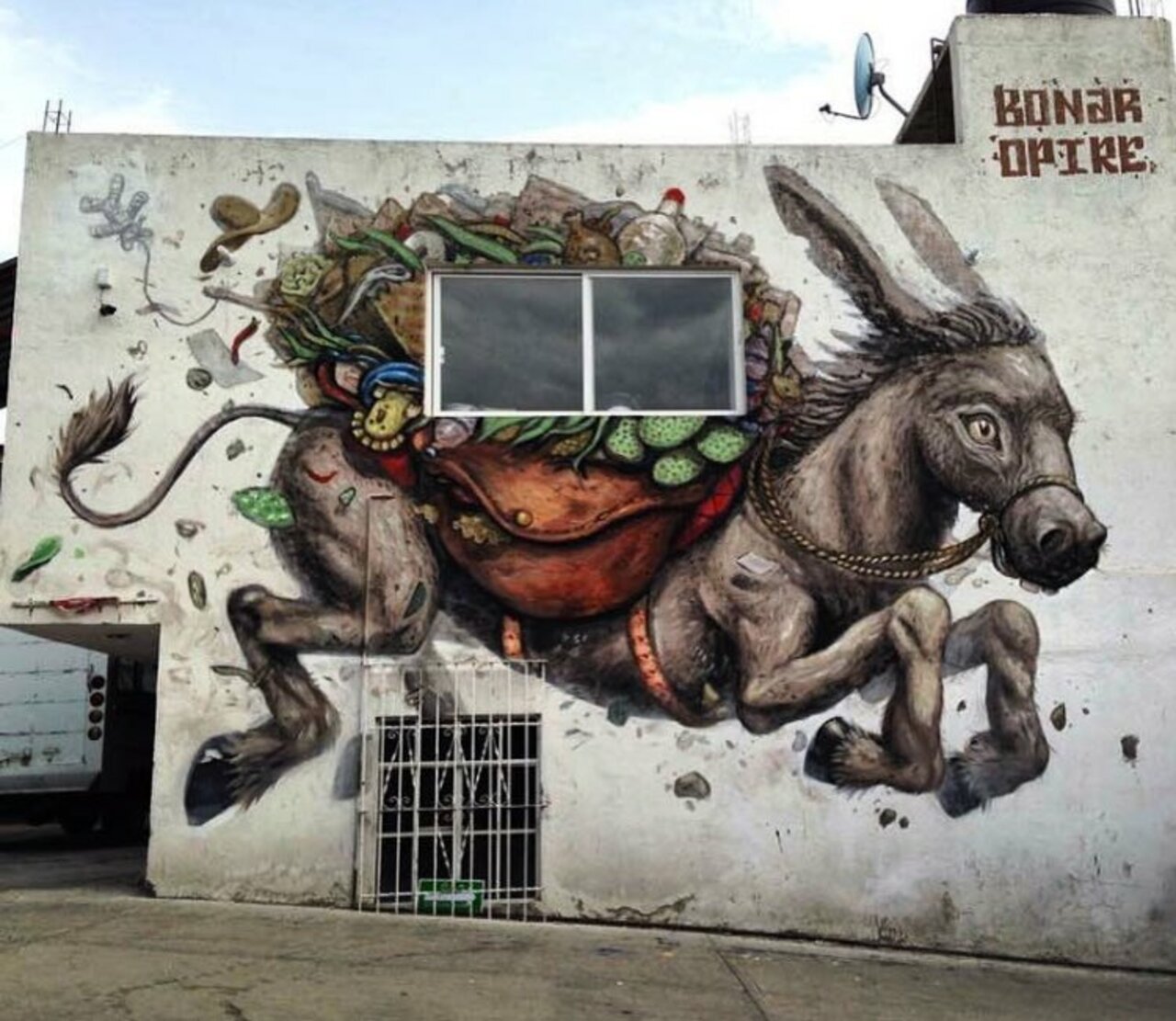 New Street Art collaboration by Lebonar & Opire203 Mexico #art #mural #graffiti #streetart https://t.co/02N6R9nJkB