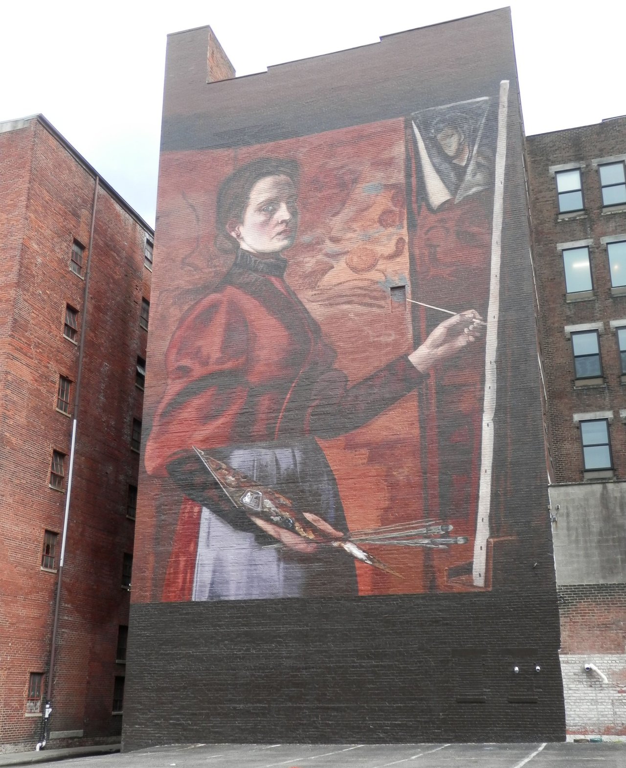 #StreetartSaturday #Graffiti #Cincinnati #Streetart A 5-story painting on brick, of a woman painting. https://t.co/l3jUghs7wH