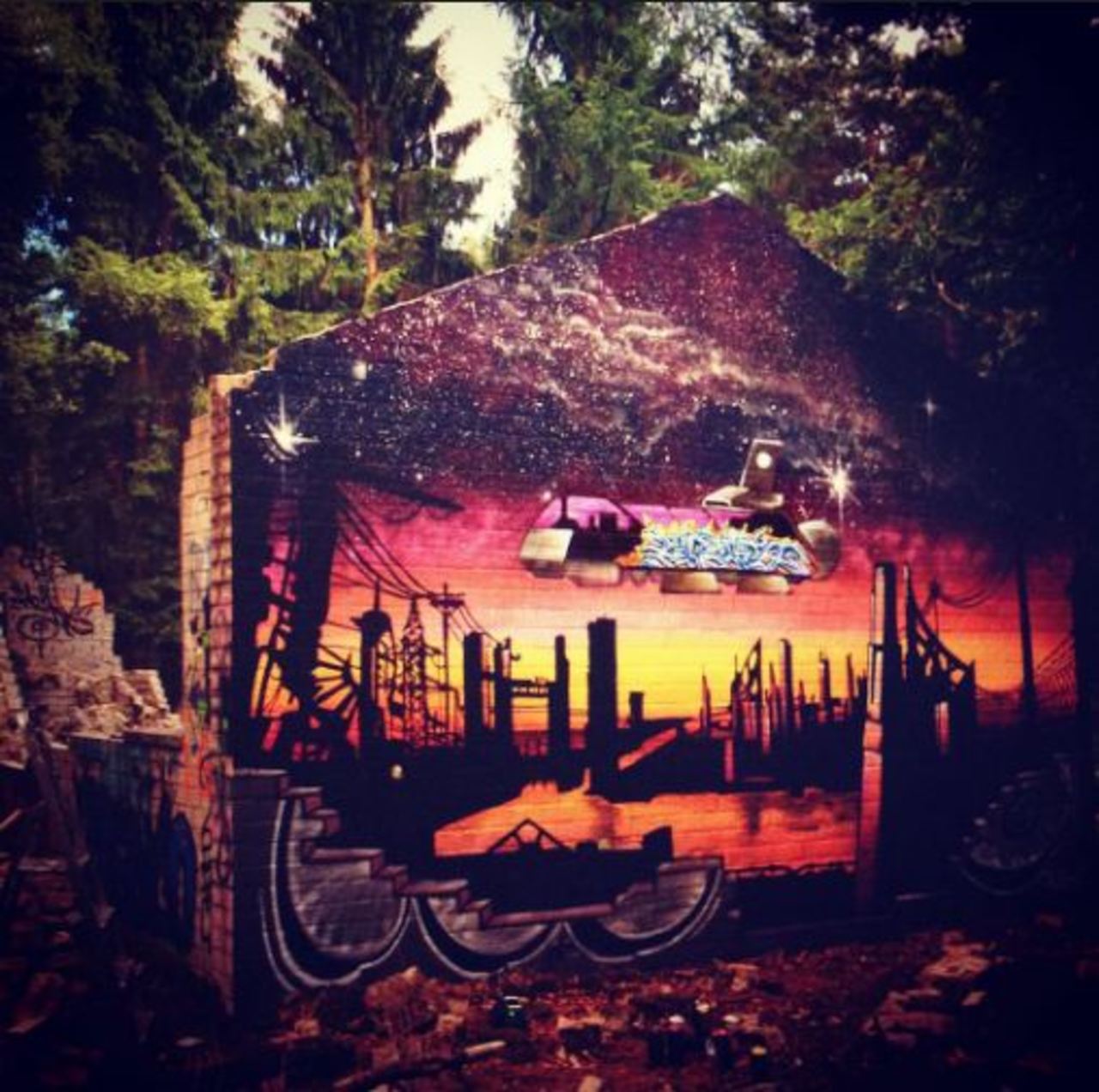 Colonising the Planet   •     #streetart #graffiti #art  . : https://t.co/gqf1kp6Wfe