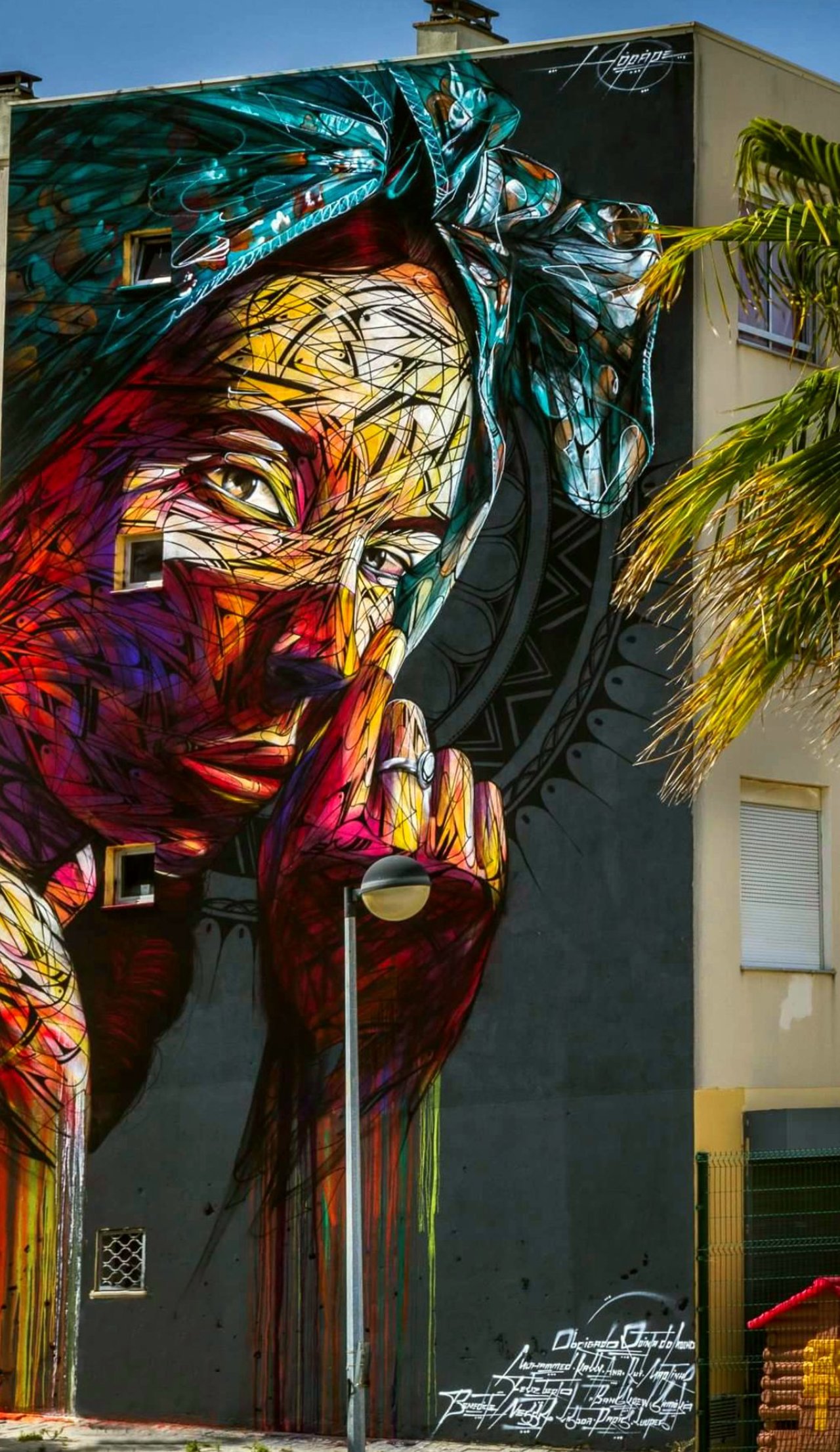 Amazing mural by @alexhopare in #loures #lisboa #streetart #art #contemporaryart https://t.co/Rjqi6g0hxk