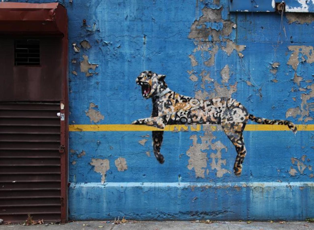 Banksy in New York. Check it out: http://bit.ly/126V0ye #NYC #Streetart #Banksy https://t.co/T5xuf7OVw7