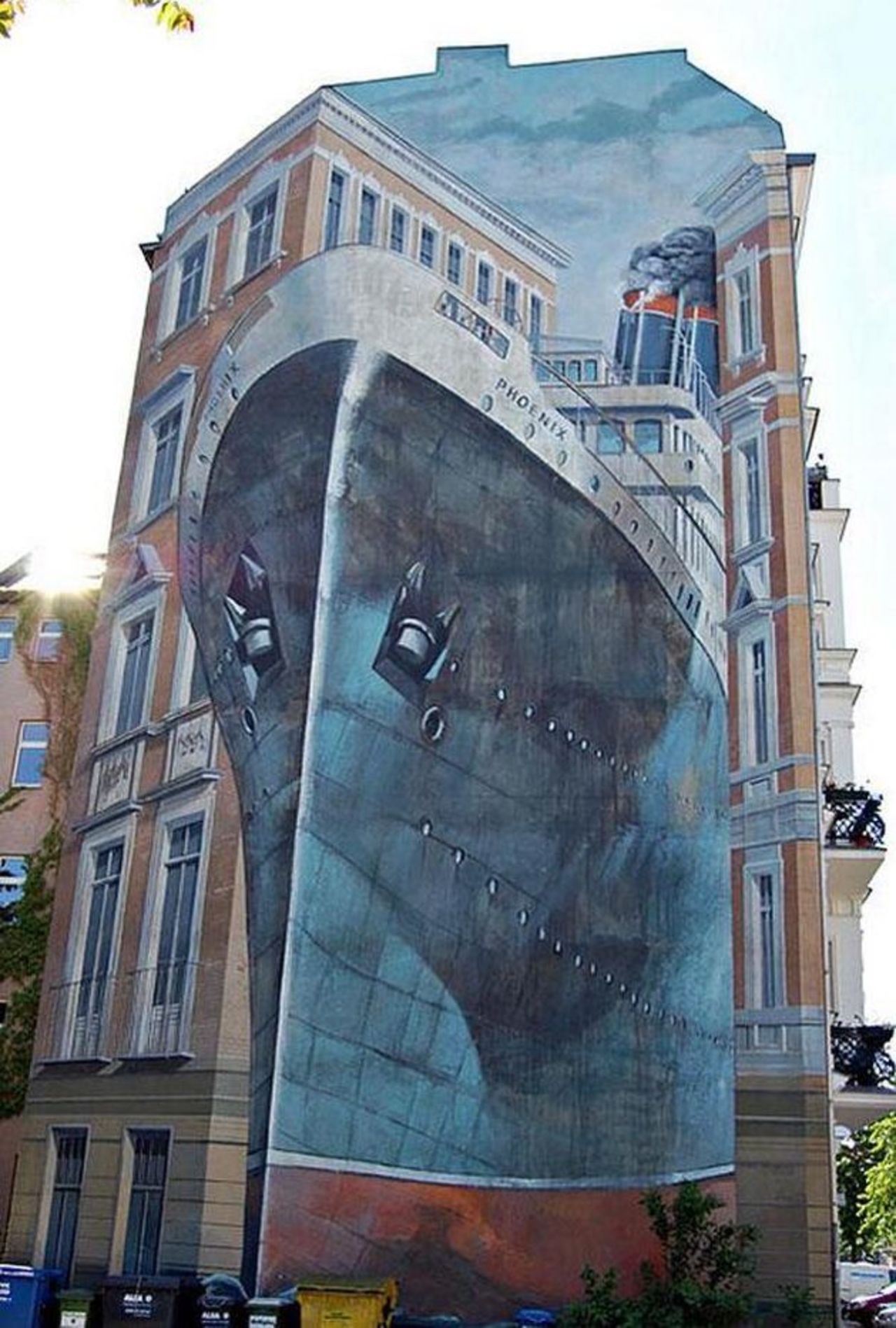#StreetArtSaturday will feature some amazing #3D #Streetart such as this "Phoenix" mural by Gert Neuhaus in Berlin. https://t.co/6wKQimMGkX