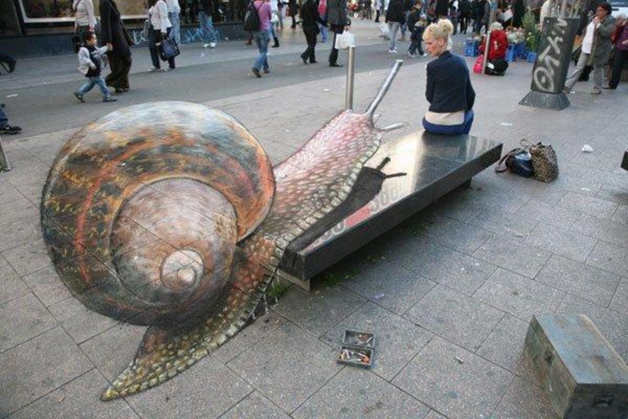 "Awesome #3D snail. See the rest in the #streetart gallery: http://bit.ly/1vYu5mk https://t.co/MUARpKuJ6s