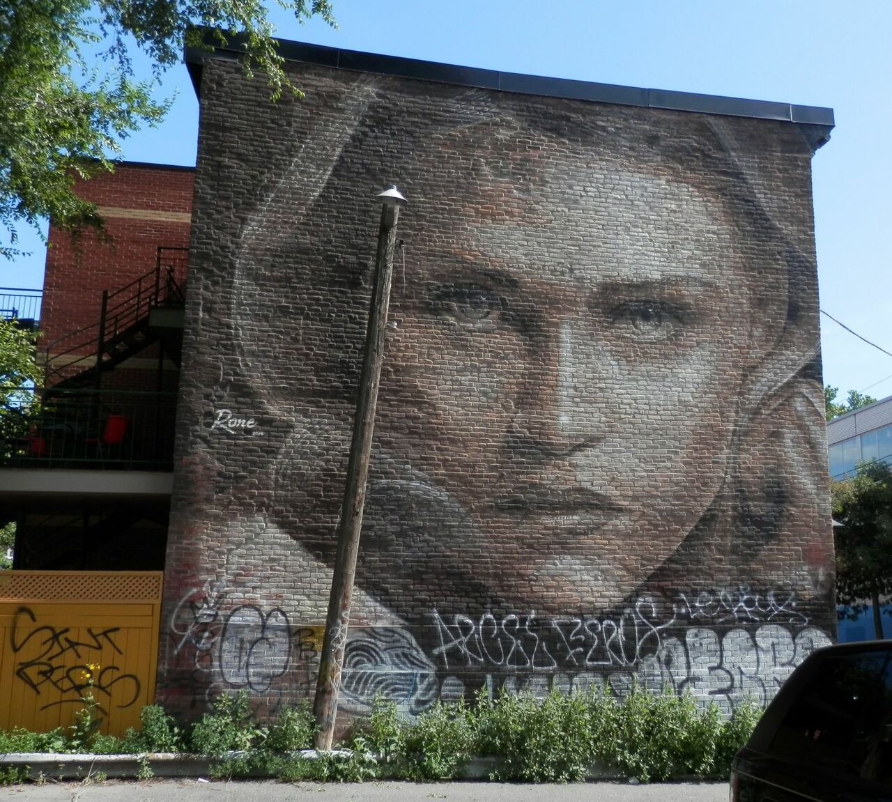 #StreetartSaturday Found this stunning #Montreal #Streetart by Rone ... could've looked at those eyes for hours. https://t.co/YkOT6dxXy6