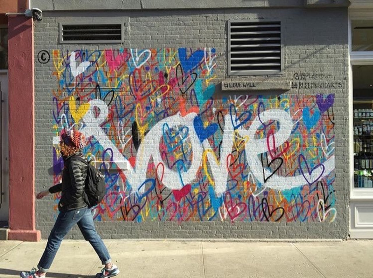A walk without seeing love#streetart #graffiti #streetphotography https://t.co/gW0SLHINjo