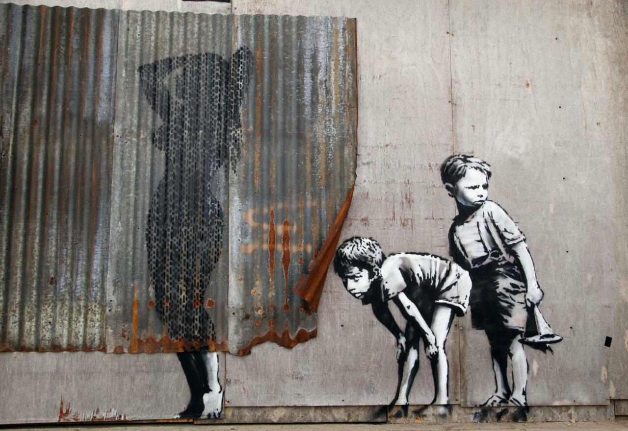 #streetart #urbanart #graffiti by Banksy#Dismaland https://t.co/OOaLusvOXS