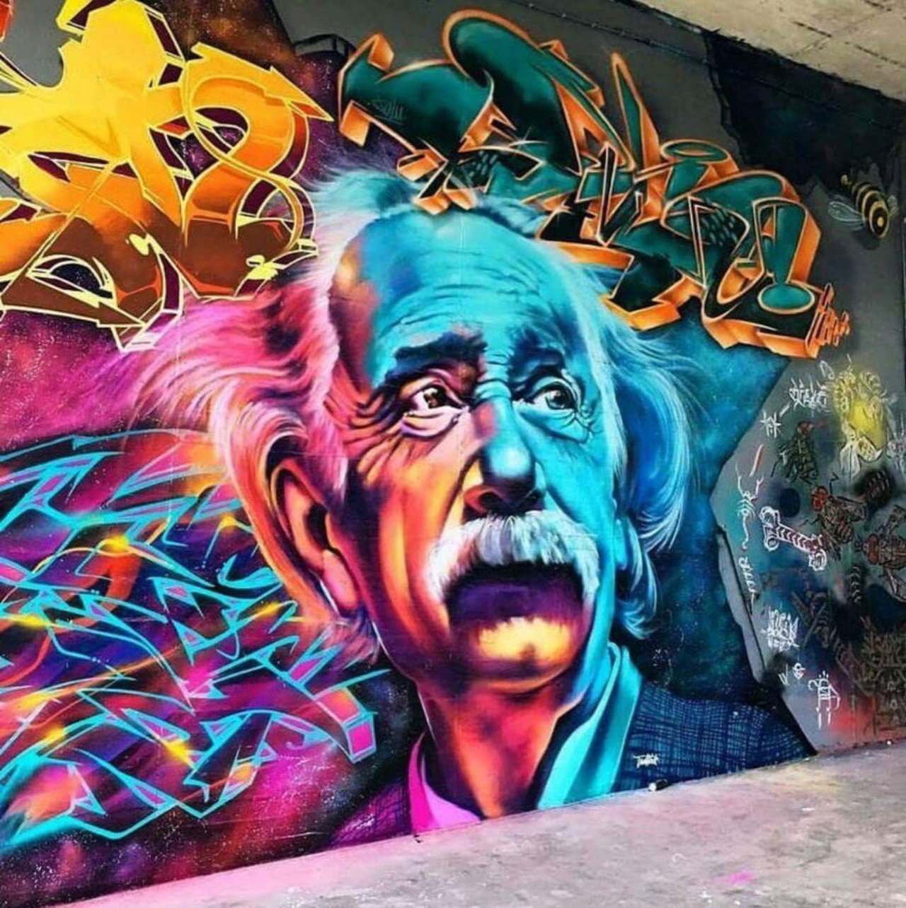 Check this out: Einstein #StreetArt #Graffiti Mural By Alex Ander. #Germany https://t.co/FDqdCL79hu
