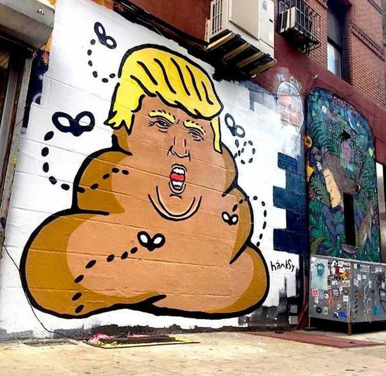 #Spraycan #Trump #PoliticalStreetart in #NYC by Hanksy. #TheResistance #Streetart https://t.co/xT5ojpFpDk