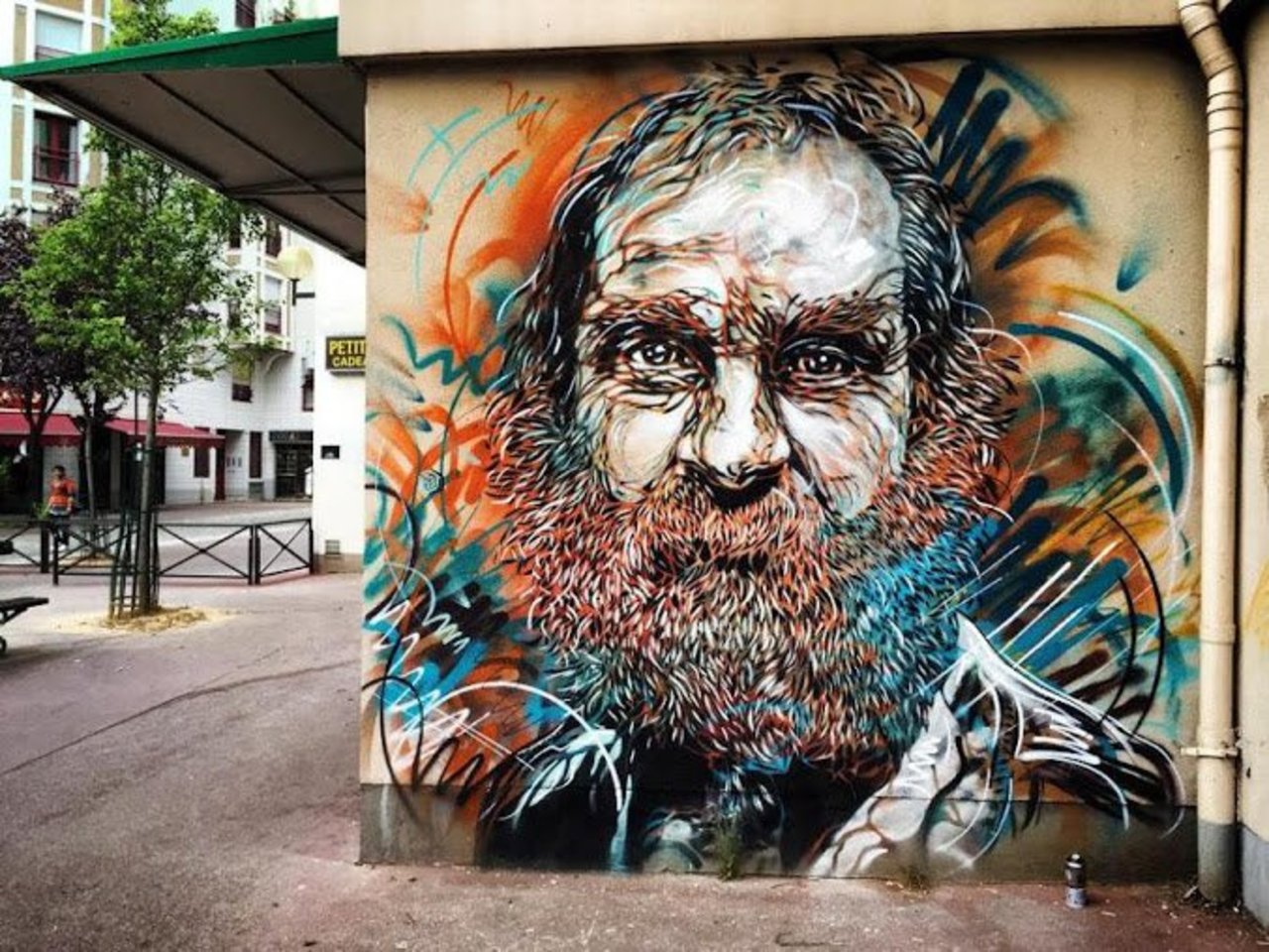Discover my Paris Street Art Guide:https://streetart360.net/2017/03/19/street-art-in-paris-the-ultimate-guide/ … … C215 in Paris #streetart #paris https://t.co/pB1uoy9wBH