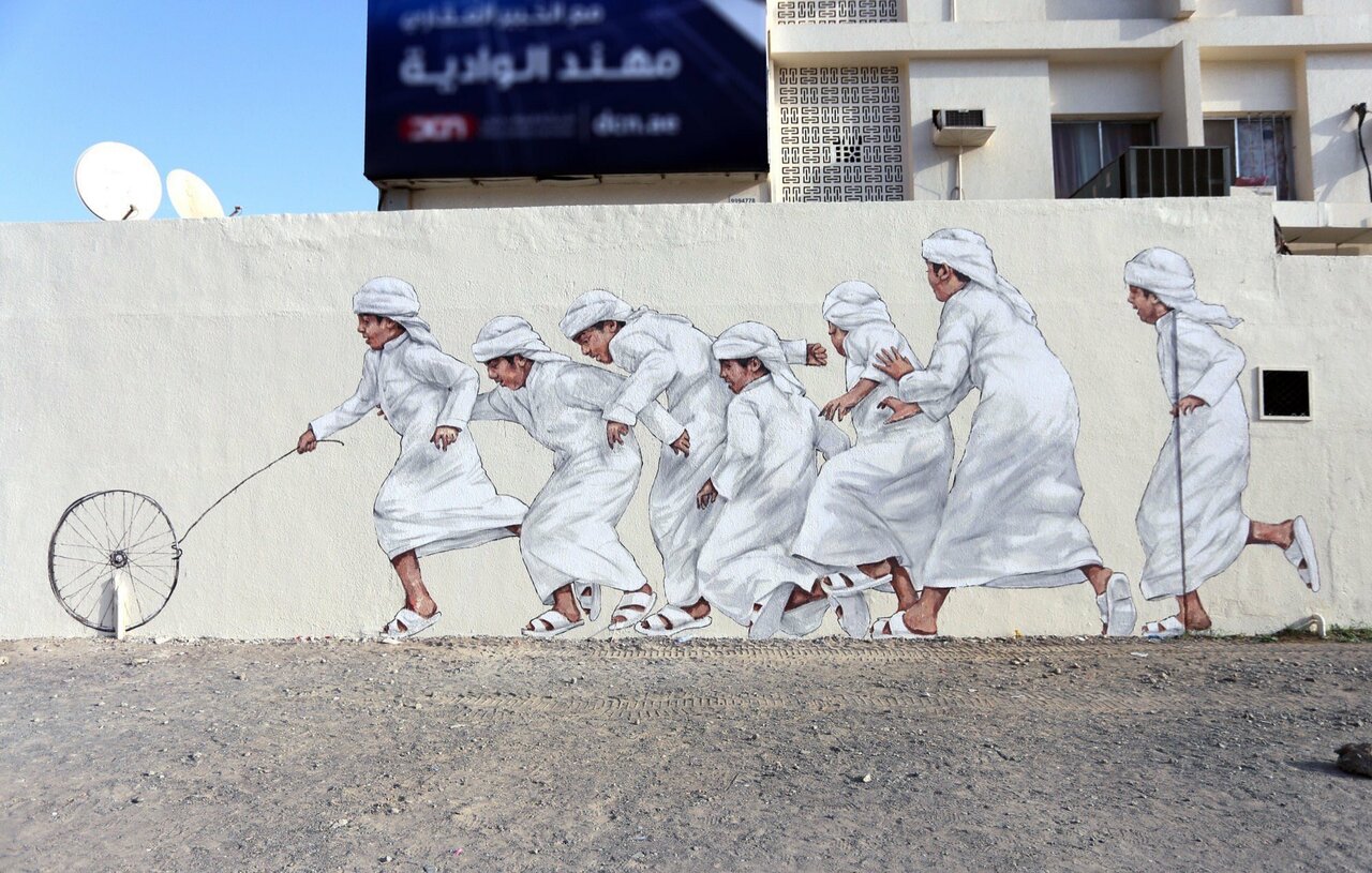 #mural by Ernest Zacharevic #Dubai #UAE #streetart #graffiti #art https://t.co/dYDp5Dj3Bk