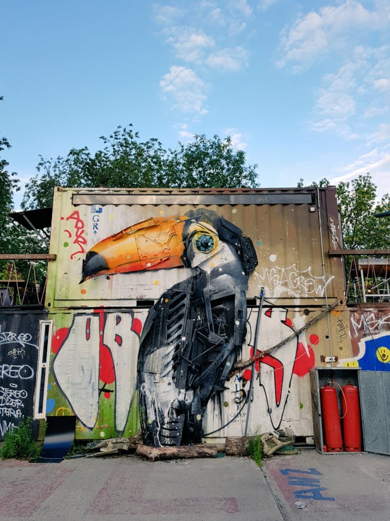 Love Urban Spree!#streetart #graffiti #berlin #cinema https://t.co/iQw7DrEjWM
