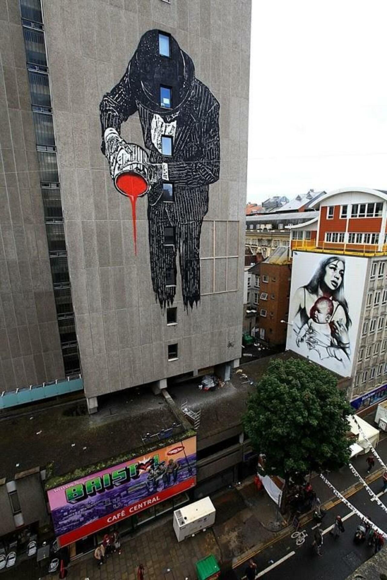 "@Pitchuskita: Nick Walker 
in the background El Mac 
Bristol, UK

#streetart #art #urbanart #graffiti #mural http://t.co/vHDN9hl2ZA"