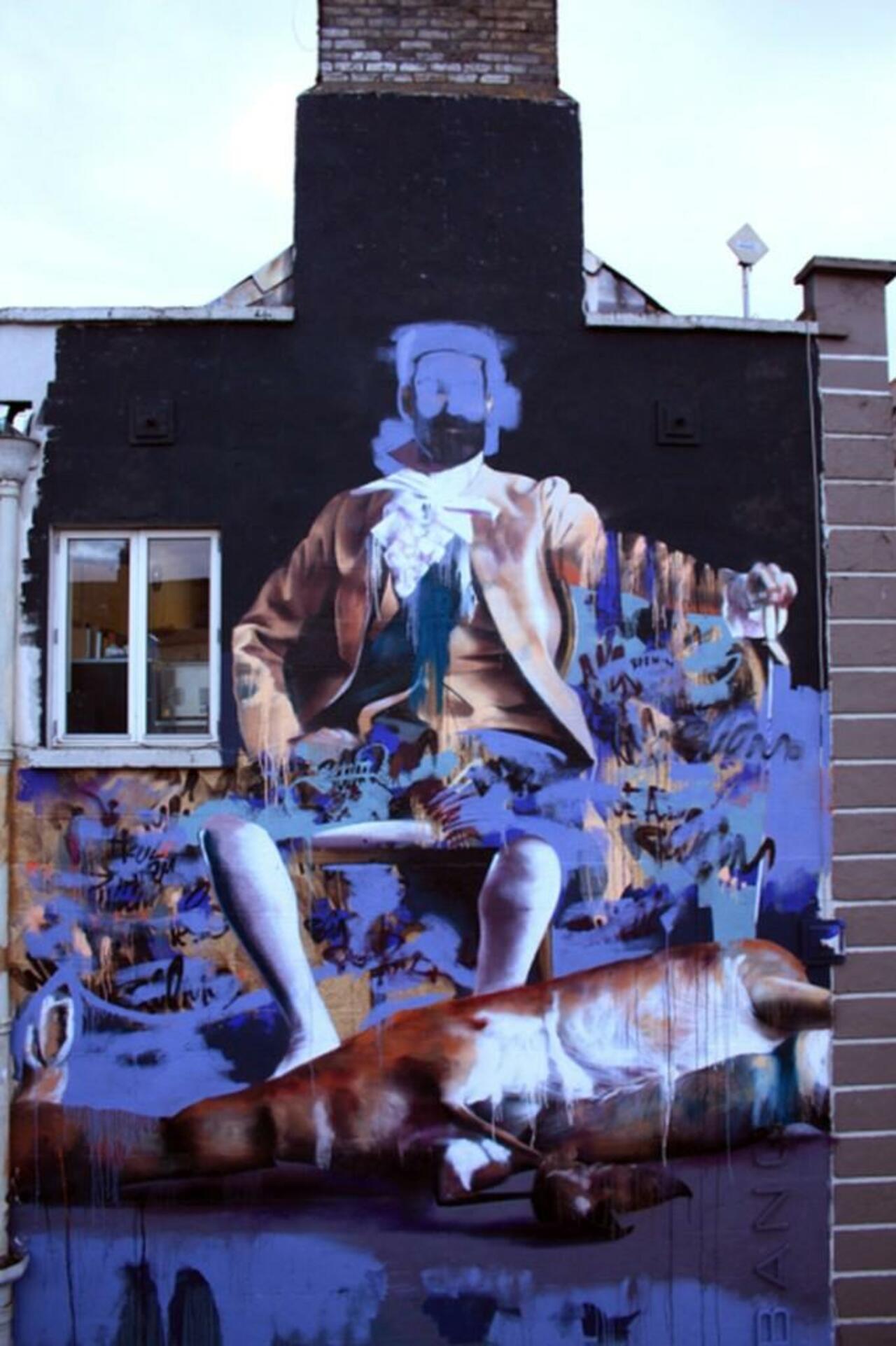 RT @DollsOffCloud9: Street Art by Conor Harrington

#streetart #art #graffiti #mural #urbanart http://t.co/4bkXiOaBLC