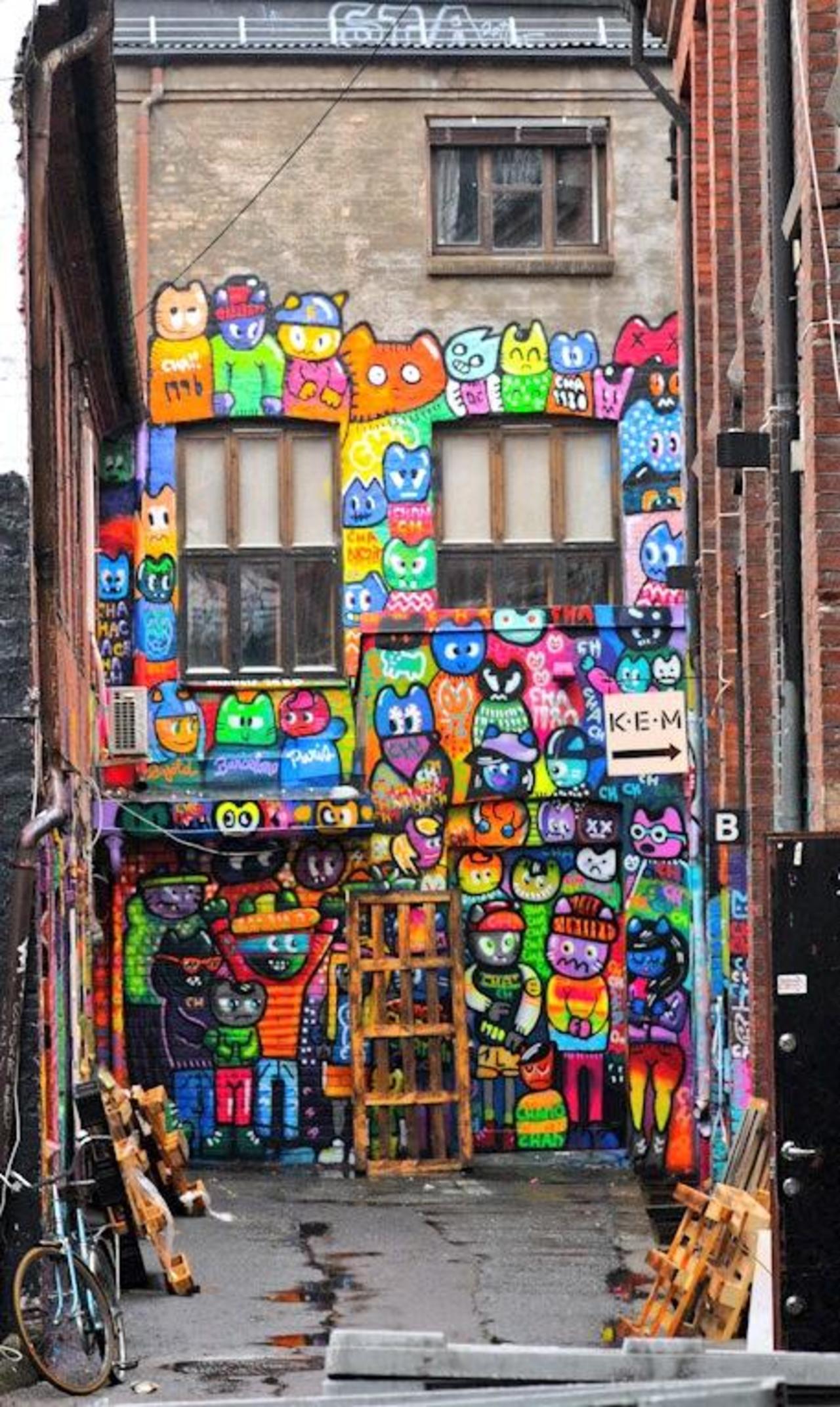 We brought some guests in your street to cheer you up  #streetart #graffiti #art #urbanart http://t.co/88VeheBd9z”