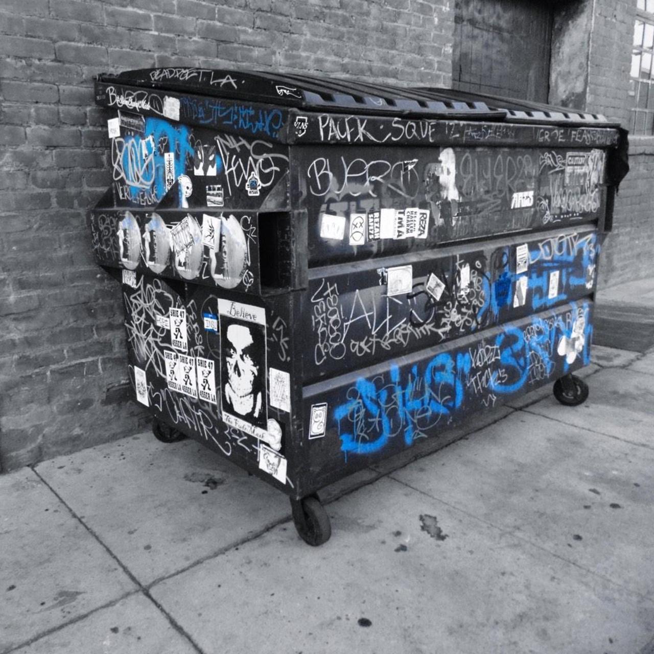 "One man's thrash" #trash #dumpster #garbage #graffiti #tagging #tag #blue #photograpy #art #losangeles #california http://t.co/cmaMftREO1