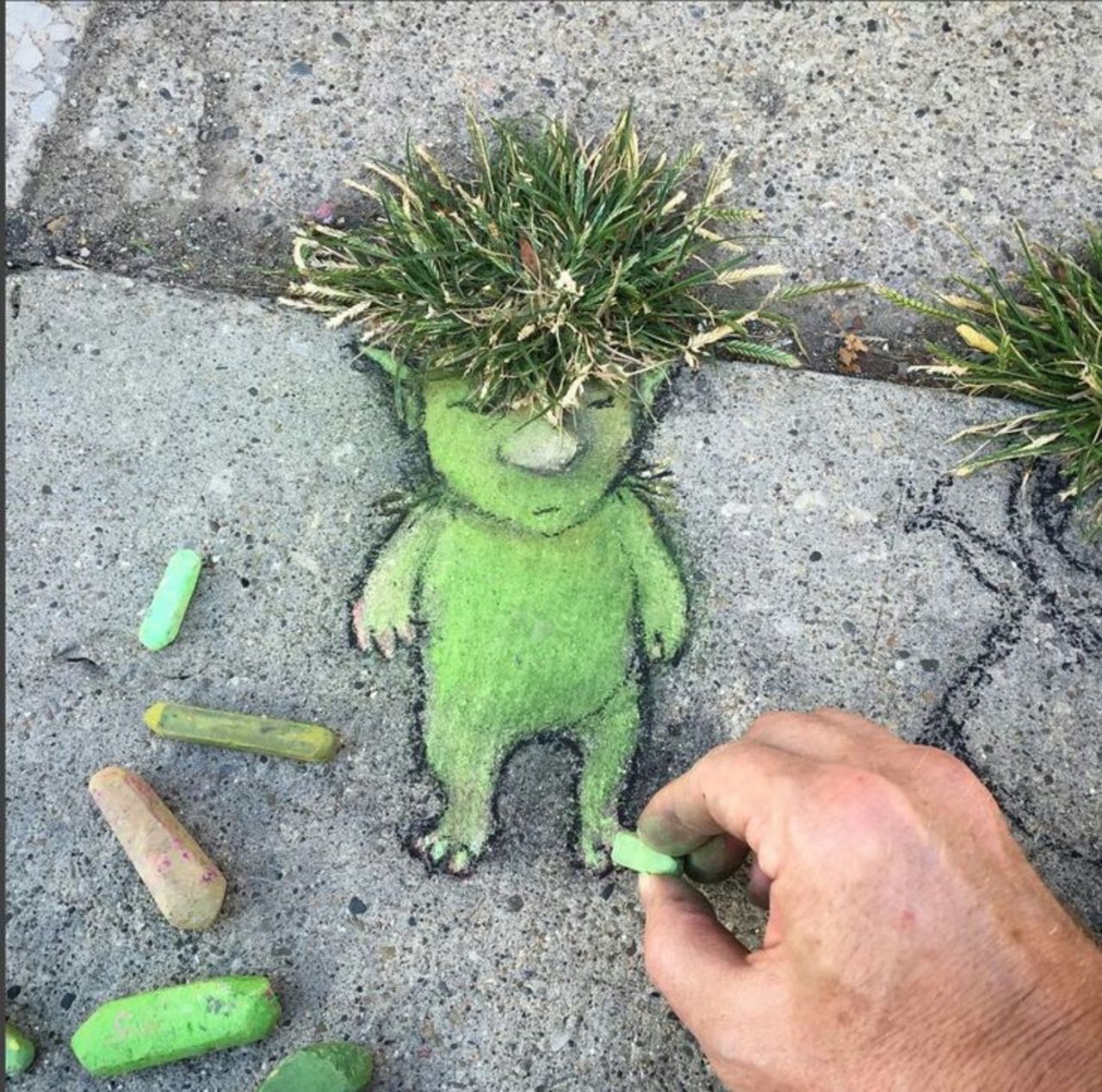 "What is a weed? A plant whose virtues have never been discovered." Ralph Waldo Emerson #streetart #graffiti David Zinn https://t.co/PoW7WonVsN