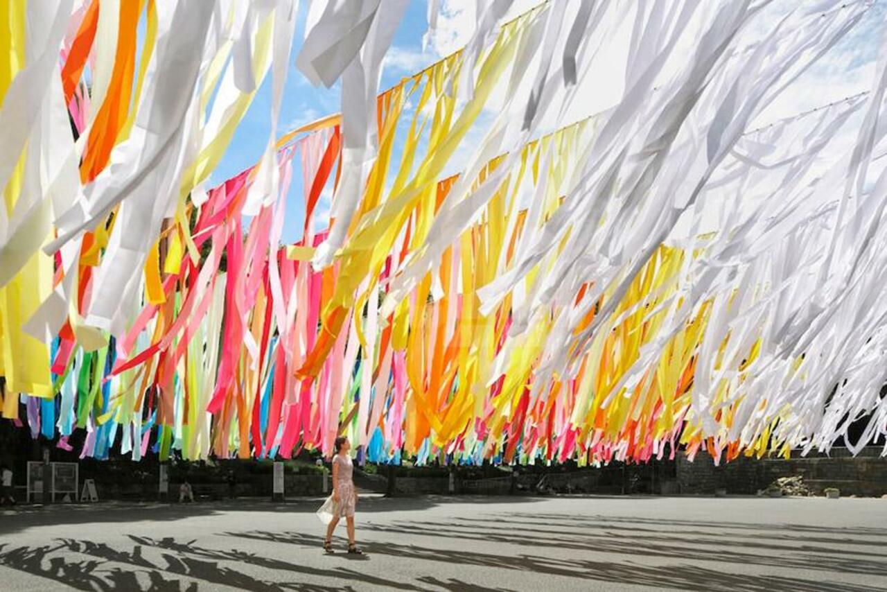 #beautiful @thinktanklondon: An installation of 100 colours - see it here: http://goo.gl/gPquT5 #art  http://t.co/DK44Hxk3Kz