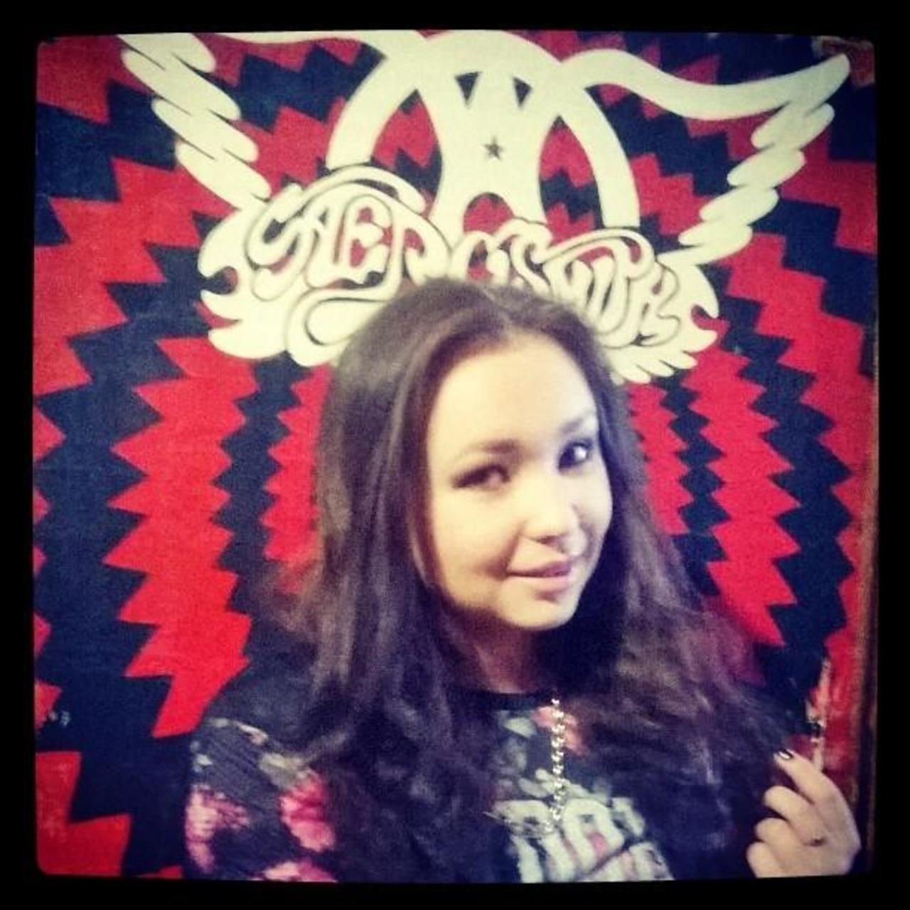 Meow #meow #Aerosmith #graffiti #wall #home #Russia #red #art #curly #girl #dope wings #bobbybitch #hotnigga #haa... http://t.co/1TZ1lcNdux
