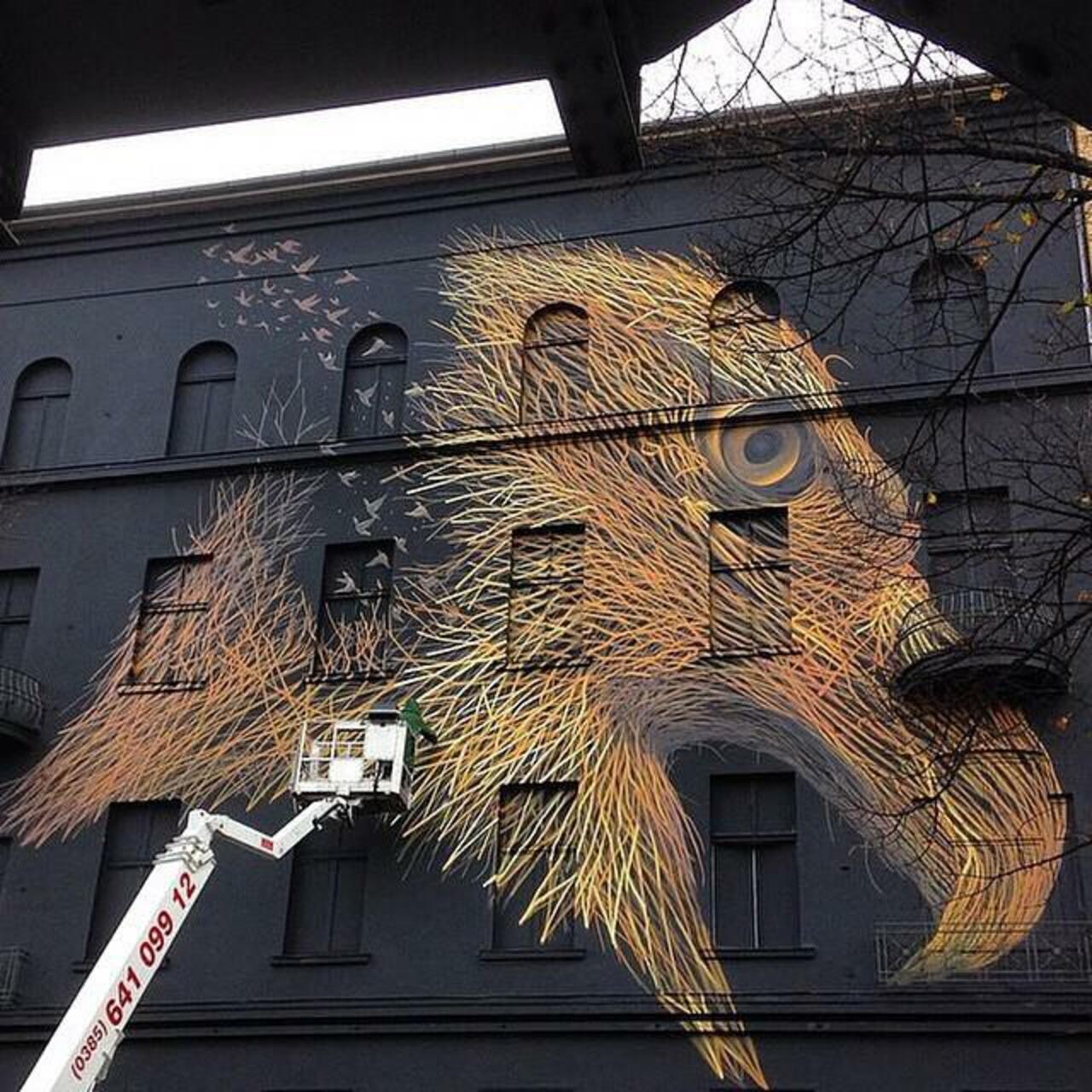 "@upbyartists: DALEAST in progress #Berlin 
#streetart #illustrator #graffiti #art #gallery http://t.co/pZbDHV8YXD"