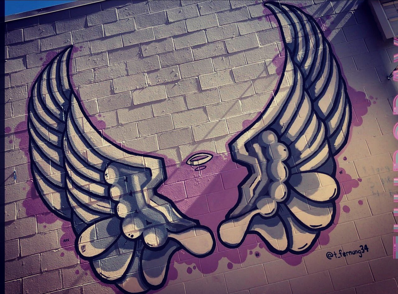 Finishing touches today. Thanks for looking. #graffiti #artist #streetart #streetartist #mural #painting #wings #newschool #ArtEachDay #StreetStyle https://t.co/ExlC7bhzN9