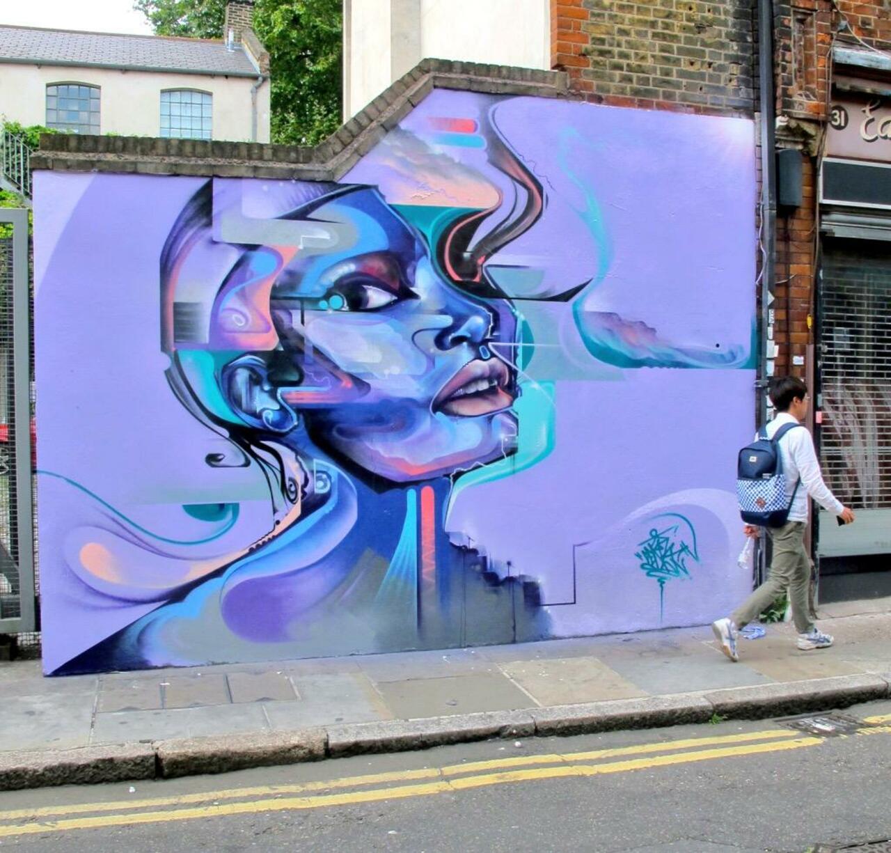 Mr. Cenz
#streetart #art #Graffiti #mural http://t.co/YlSFreniQr