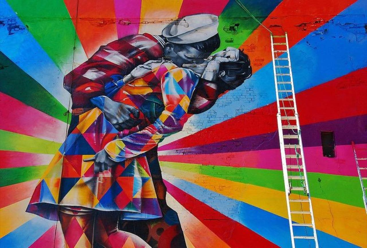 "@Pitchuskita: Kiss graffiti
#streetart #art #graffiti #urbanart http://t.co/LUXKKA1Yyx"