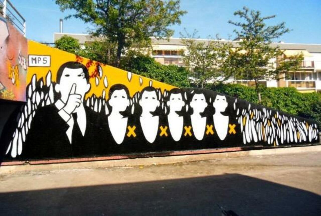"@Pitchuskita: MP5 
Vitry-sur-Seine, France  

#StreetArt #art #Graffiti #mural http://t.co/f6g91BnP9J"