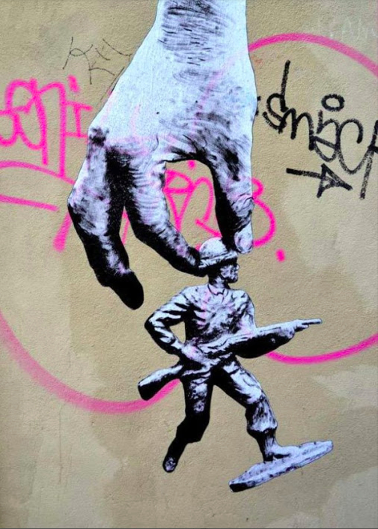 "@robertsnickc: #Streetart by Levalet #Paris #France #art 
https://plus.google.com/u/0/communities/110555863698582336481 http://t.co/1FqbiyFBdj" Kakamega tena? Sio Mandera?
