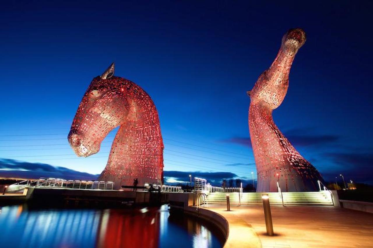 A colourful steel installation paying tribute to the mythical Kelpies - see it here: http://bit.ly/1wkhqcW #art http://t.co/4BIEJSing5
