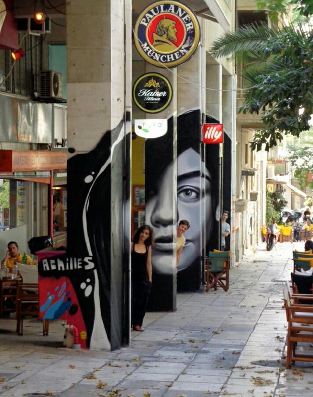 Las miradas. Anamorfosis 
Artista: Achilles
Atenas, Grecia.
#art #streetart #mural #graffiti http://t.co/WS3KEPmsG4