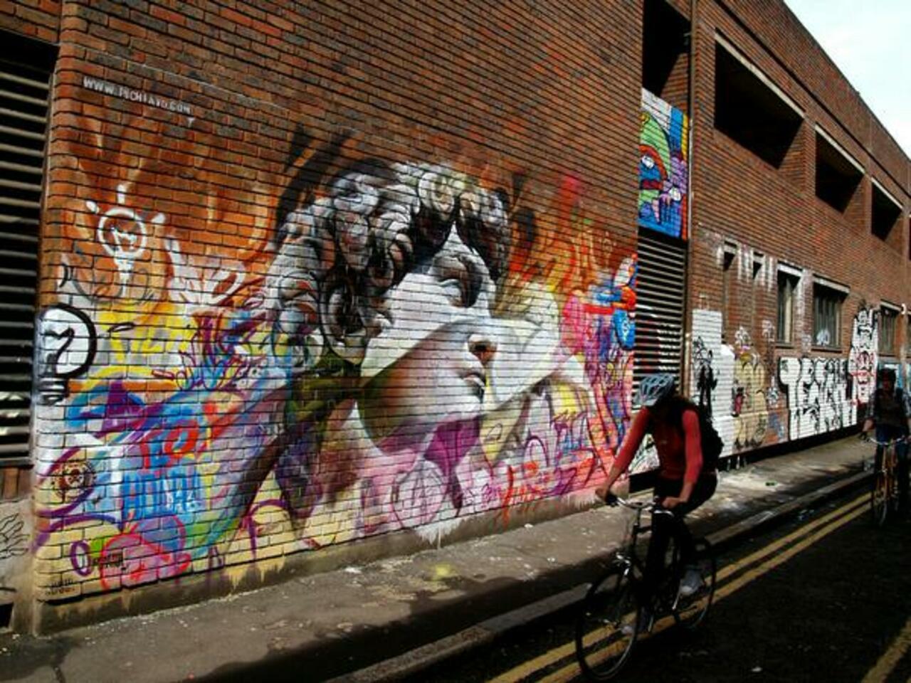 Like  RT @iIusionOptica: Artista: PichiAvo 
Londres, Reino Unido. 
#art #streetart #mural #graffiti http://t.co/N9CG9RSLYH