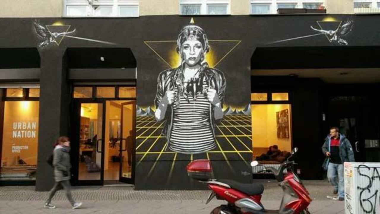 Tankpetrol
Berlin, Germany
#streetart #art #graffiti #mural http://t.co/8FLcm76X43
v/ @gianni_nigia @Pitchuskita @JMgazouille