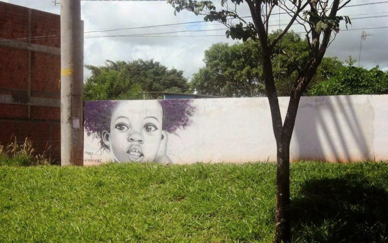 “@Pitchuskita: Decy
Campo Grande, Brazil
#streetart #art #graffiti #mural #urbanart http://t.co/ZLlMkzjENU” J'adore