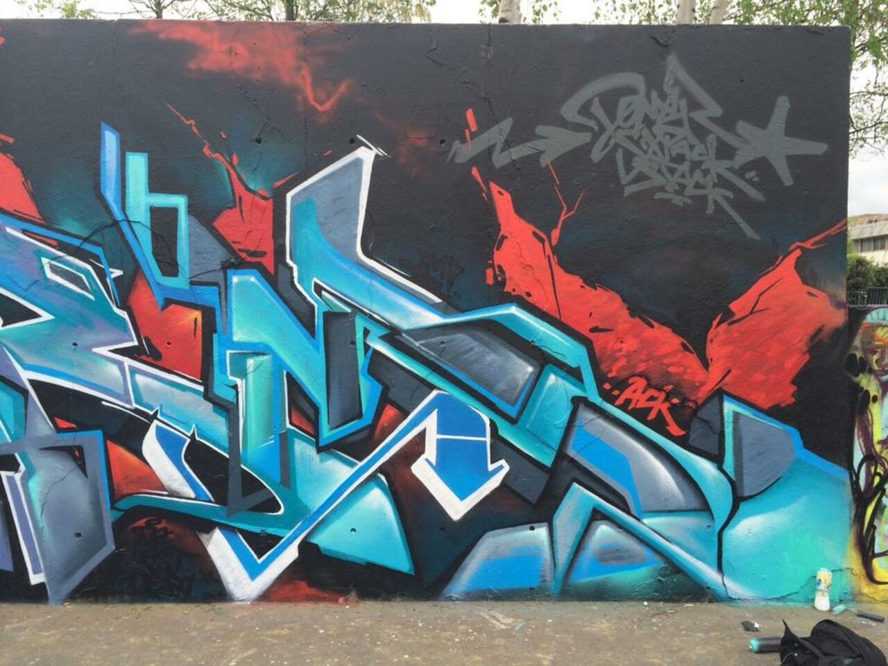 Brainstorm & Dope

#Graffiti #StreetArt #Mural #painting #Urban #Art http://t.co/FfTqsbQniM