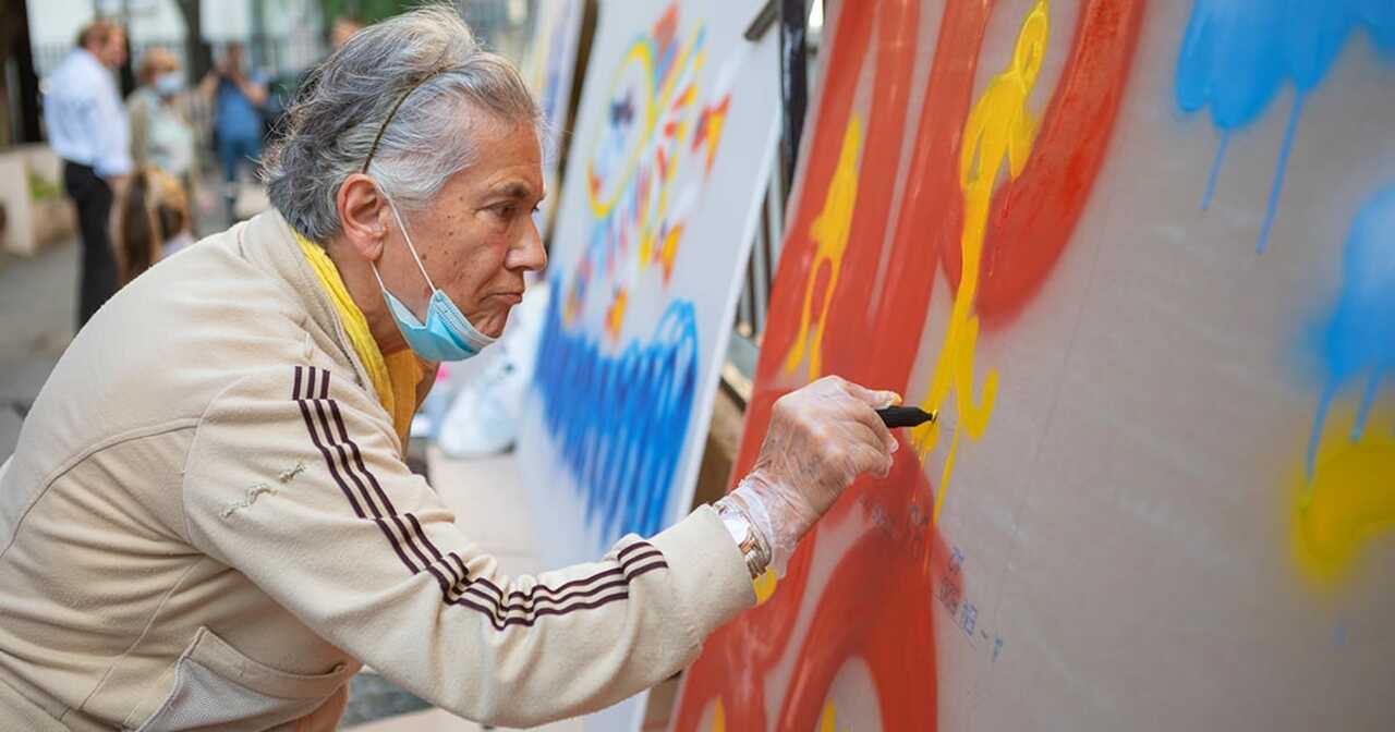 Interactive Event with Paint Kartel Teaches Seniors to Create Bold Graffiti in Belgrade