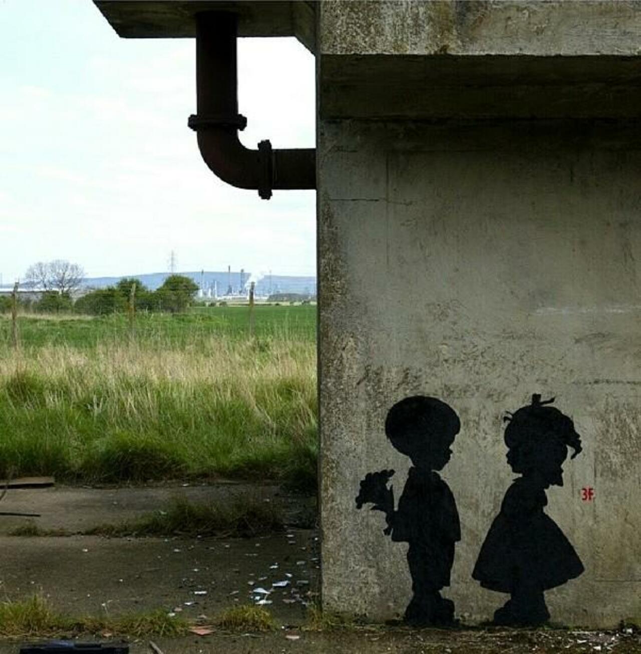 I RT @KanelleFeeling: Found love in a hopeless place!

Street Art by 3fountains 

#art #mural #graffiti #streetart http://t.co/8orgBs6FJl
