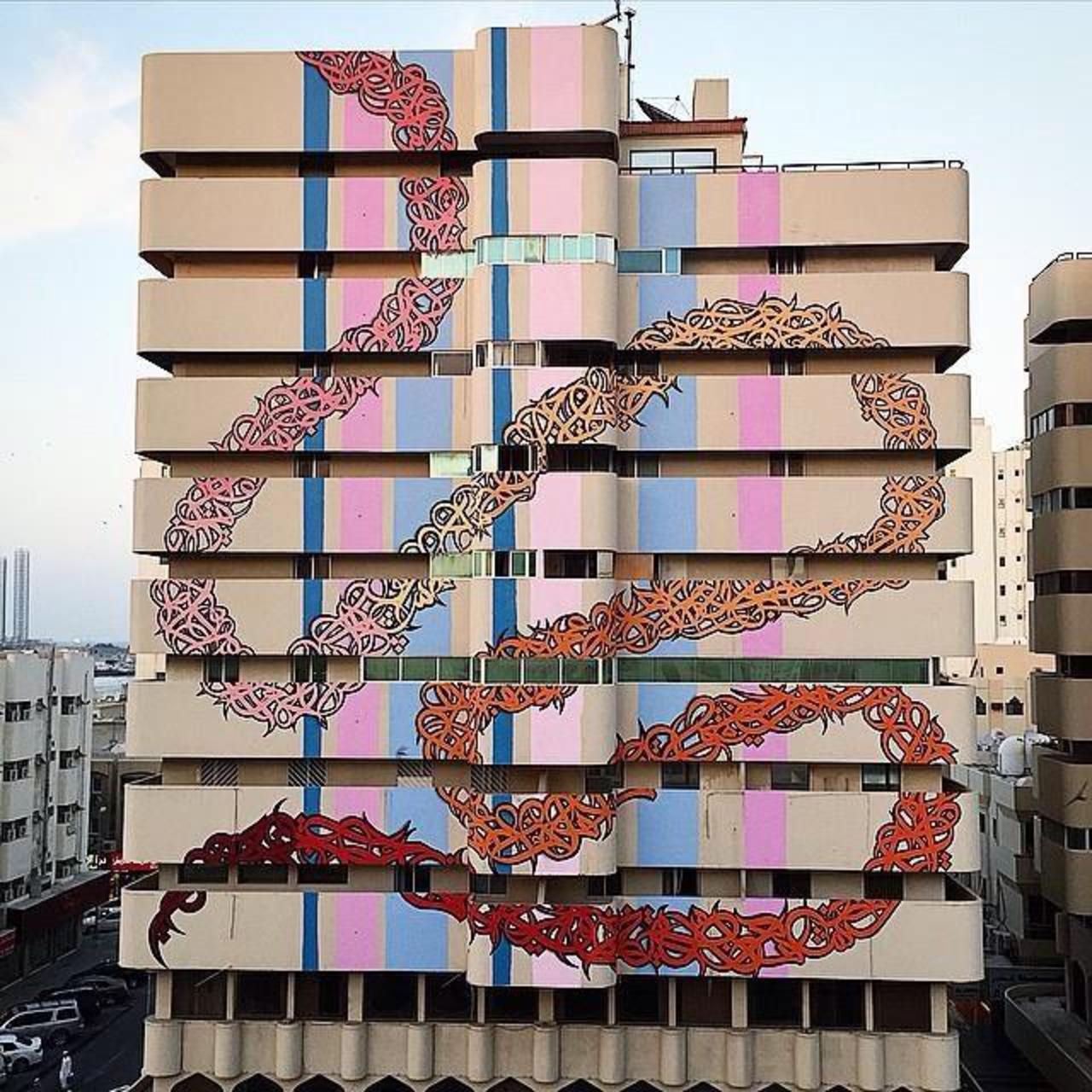 Excellent large scale Street Art mural by the artist 'eL seed'

#art #arte #graffiti #streetart http://t.co/ykfnxihd9m