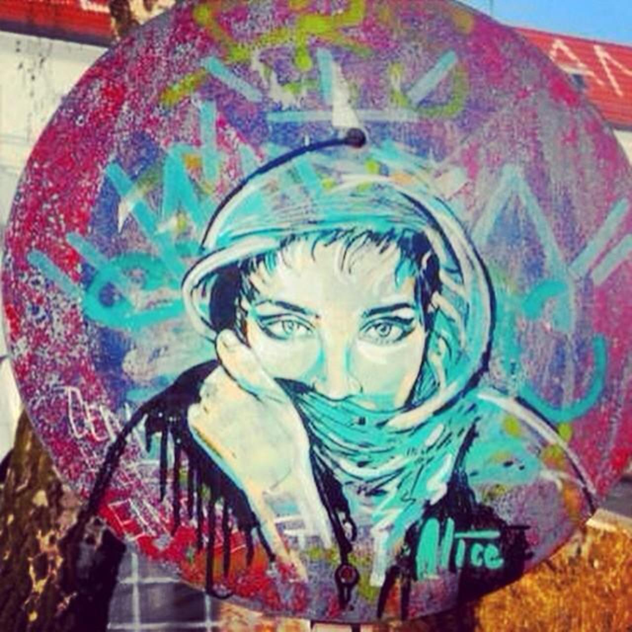 Alice Pasquini #stencil #sprayart #stencilart #StreetArt #graffiti #urbanart #mural #murales http://t.co/iCU8rWiqNU
