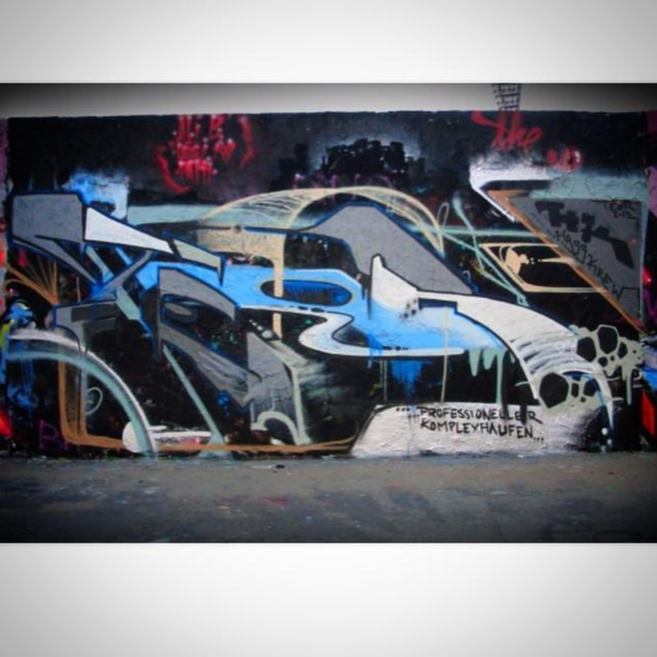 QUICK WALL - 2013
#graffiti #graffiti #berlin #graffitiberlin #berlingraffiti #berlinwriters #painter #mural #art #… http://t.co/vNiM09b38X