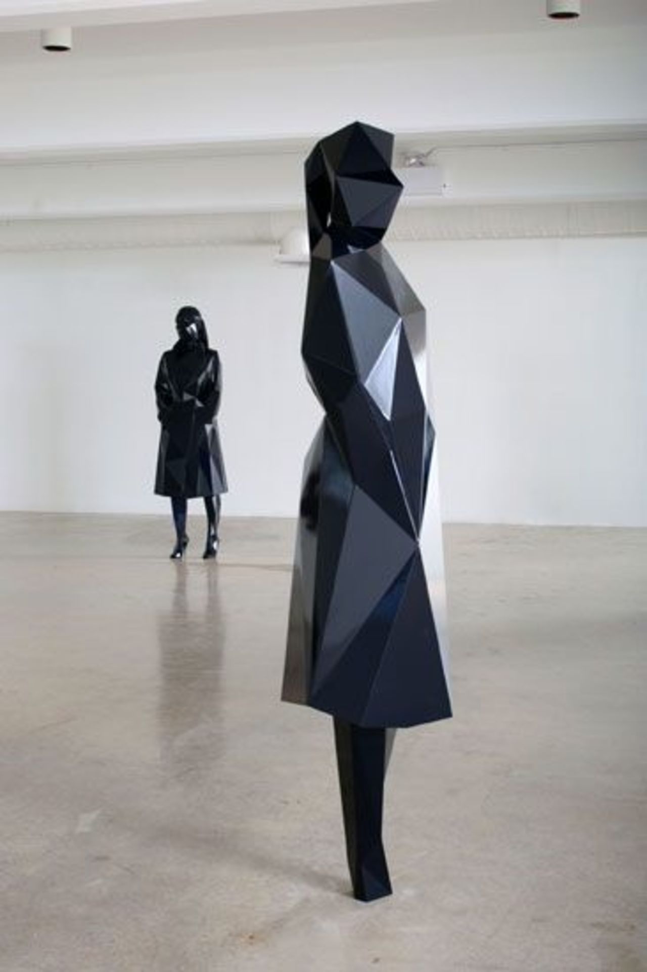 Geometric Sculpture with faceted structure by Xavier Veilhan #art #sculpture #geometry http://t.co/9rsEYOuPQE