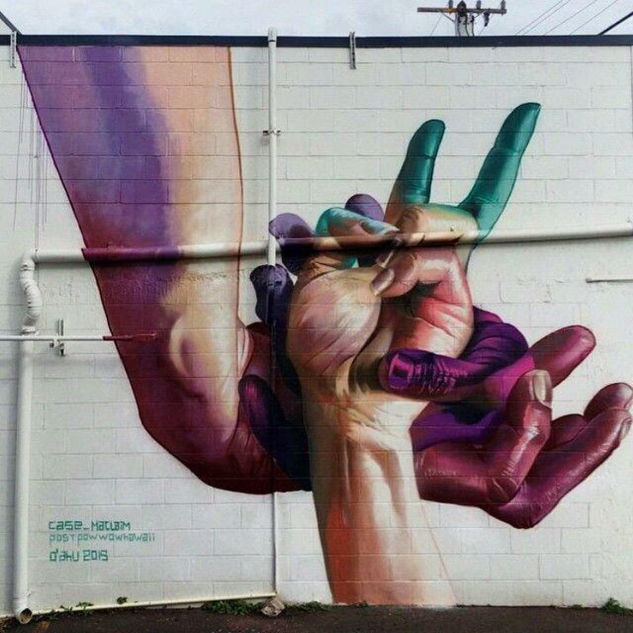 The hand master @case_maclaim strikes #Oahu in #Hawaii #urbanart #streetart #mural #graffiti #art #powwowhawaii http://t.co/UR9LXYDATz