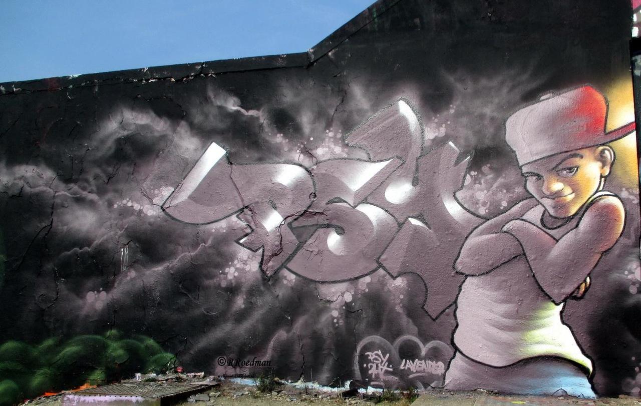 #streetart #graffiti #mural #PSY2HT in  #Delft, 2 pics at  http://wallpaintss.blogspot.nl http://t.co/TOZMIb9MU6